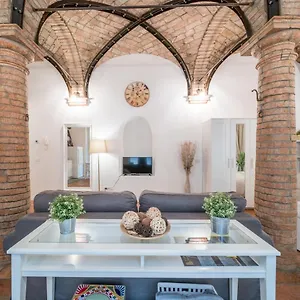 https://lovely-loft-in-reggio-emilia.emilia-romagnahotels.net