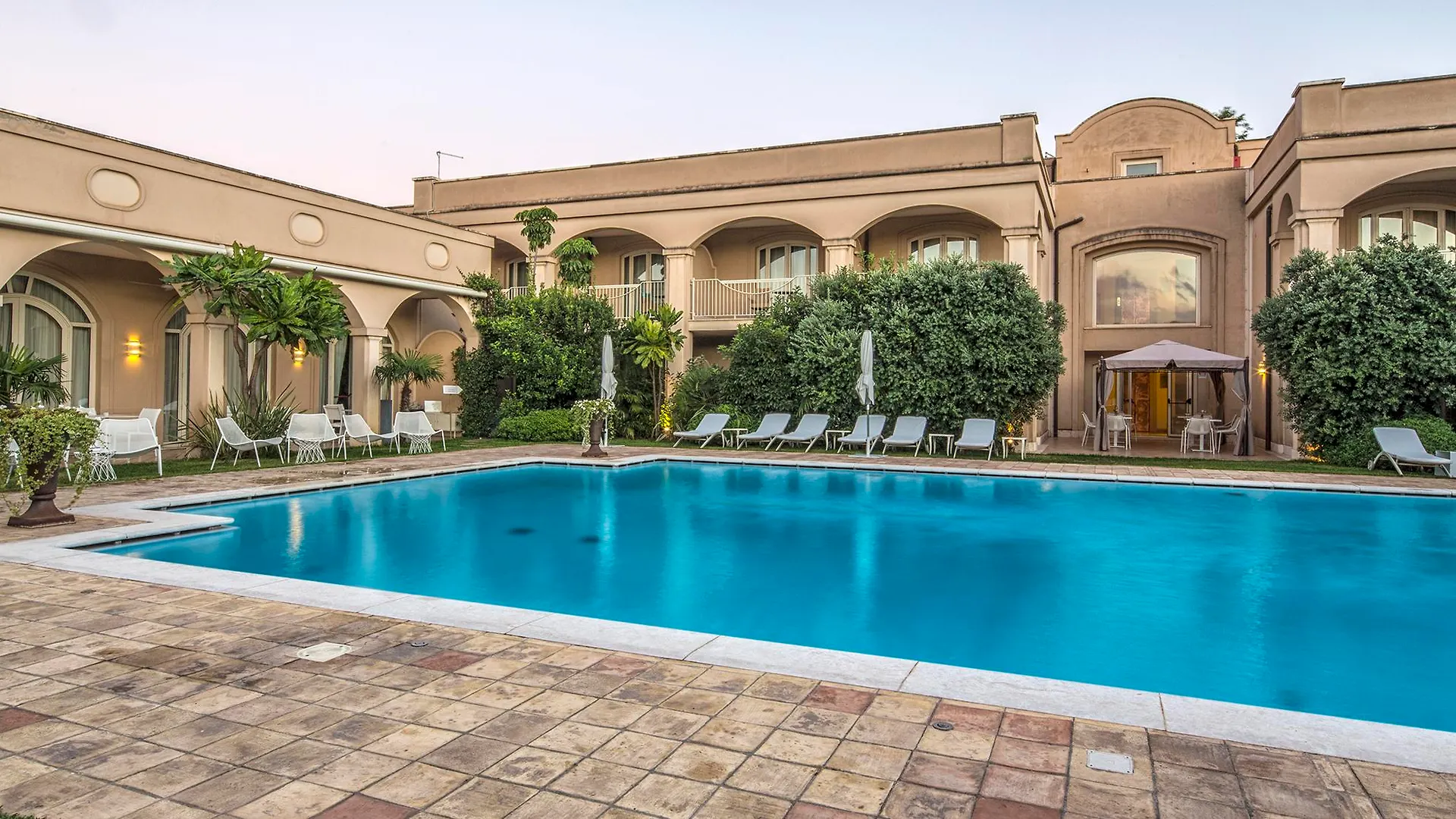 Romano Palace Luxury Hotel Катания 5*,  Италия